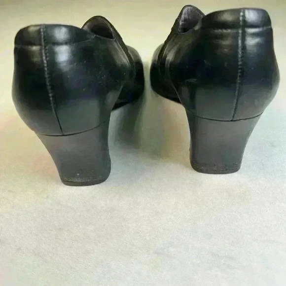 Beautifeel Shoes Womens 9 Pump Black Leather Pleated Block Heels lightly worn - Picture 3 of 13